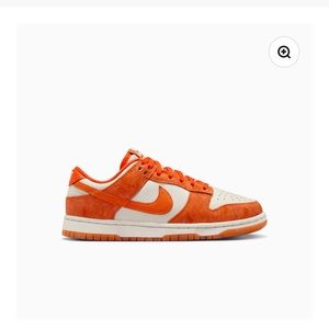 Women's Dunk Low "Cracked Orange" size 9